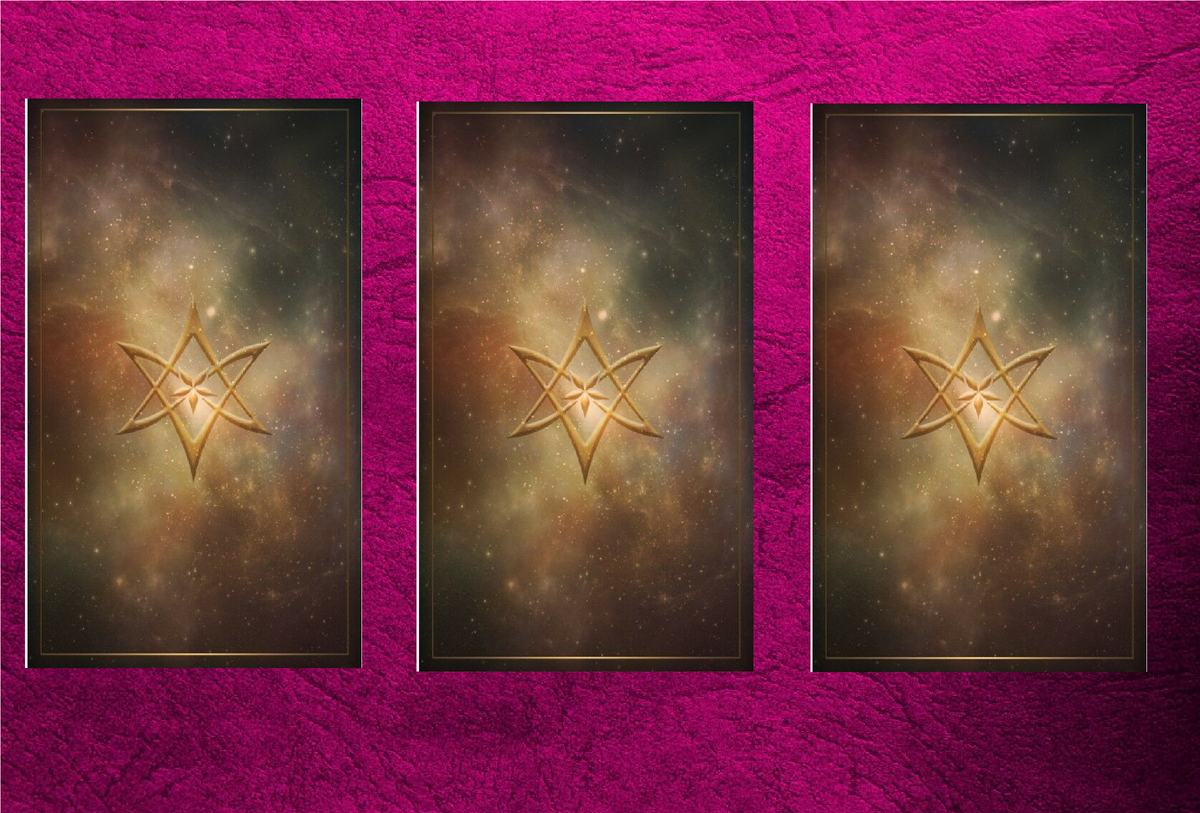 Слева 1, в центре 2, справа 3. Фото автора. Колода Телема.