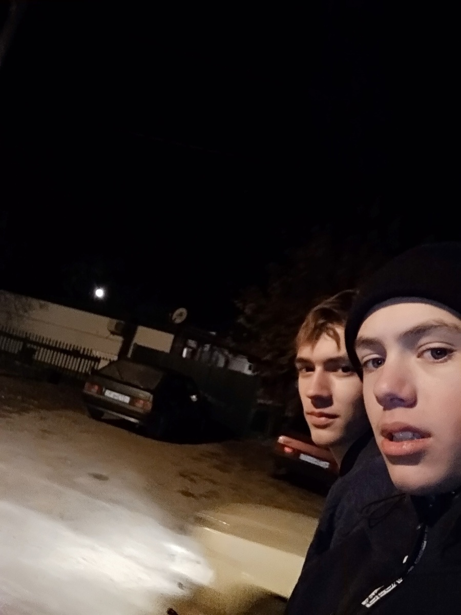 Колян на переднем плане, а я на втором:)
