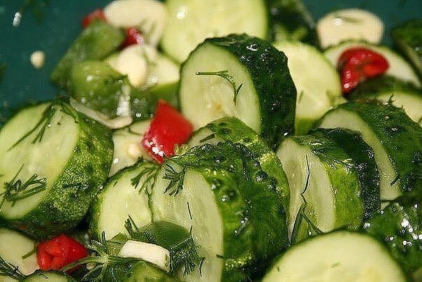 Малосольными они станут уже через полчаса, очень вкусными через 4 часа.