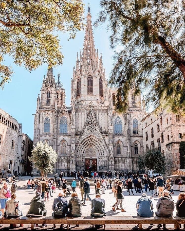 Собор Святого Креста и Святой Евлалии в Барселоне