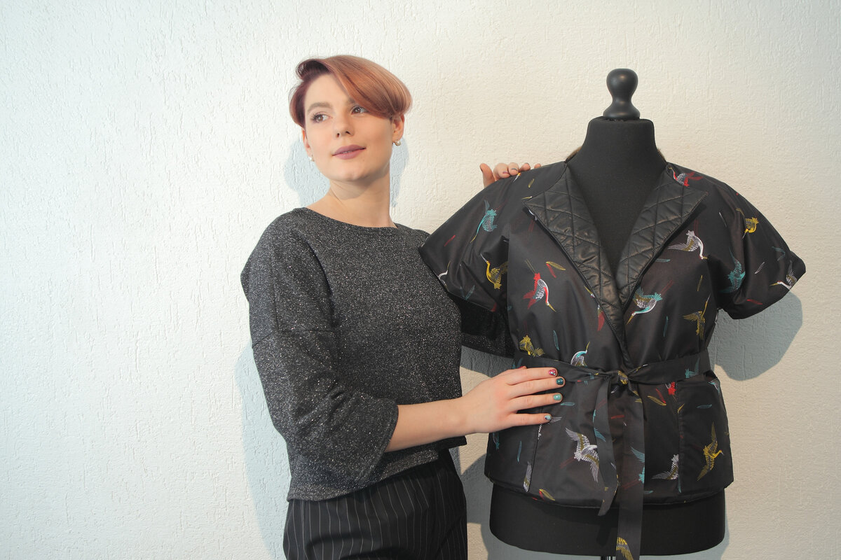 Я еще и видео по шитью выпускаю. Делюсь бесценным опытом.