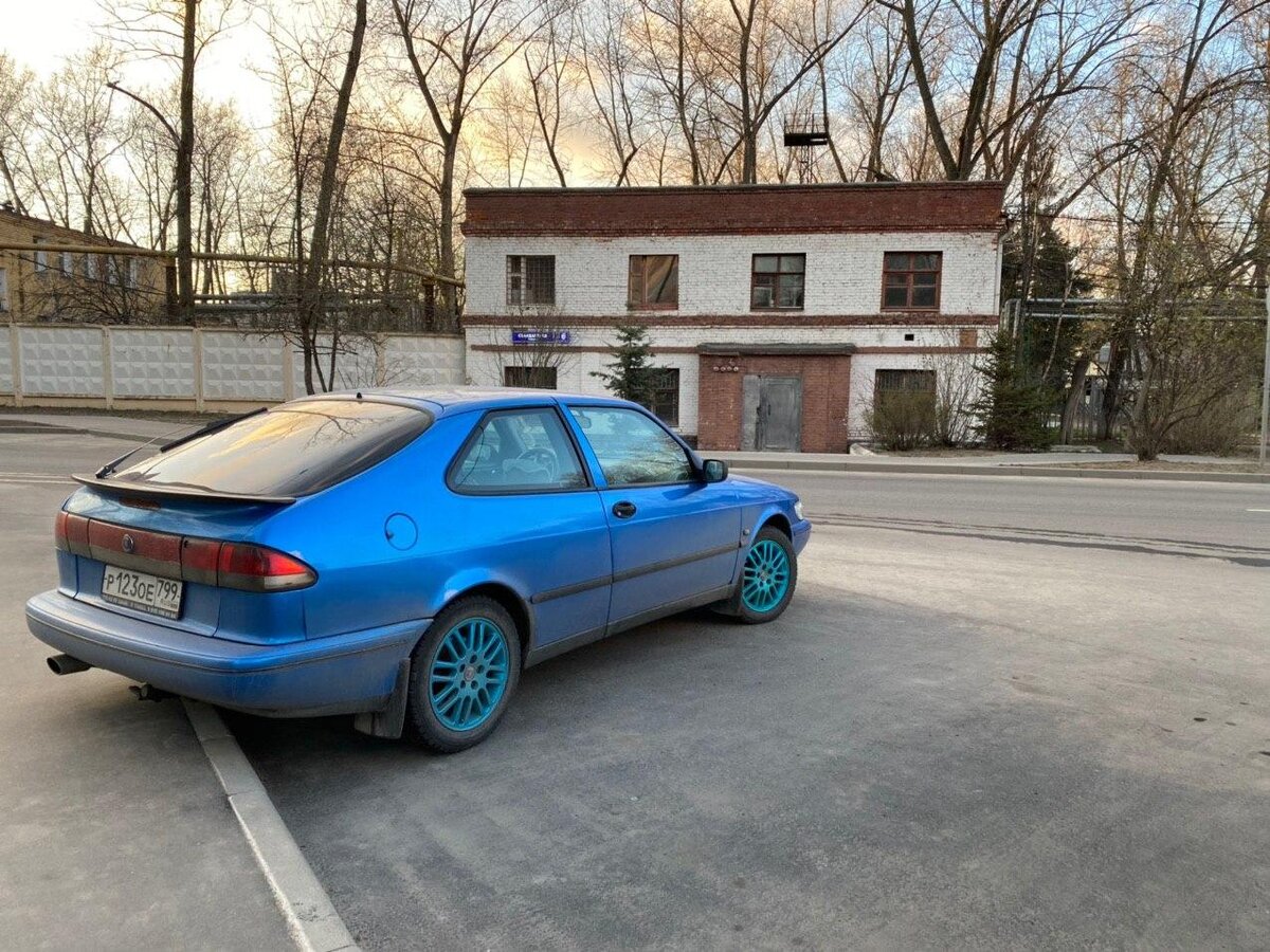 Проблемы бывают, но редко. Например, один раз в сильные морозы плохо срабатывали сенсорные экраны.  