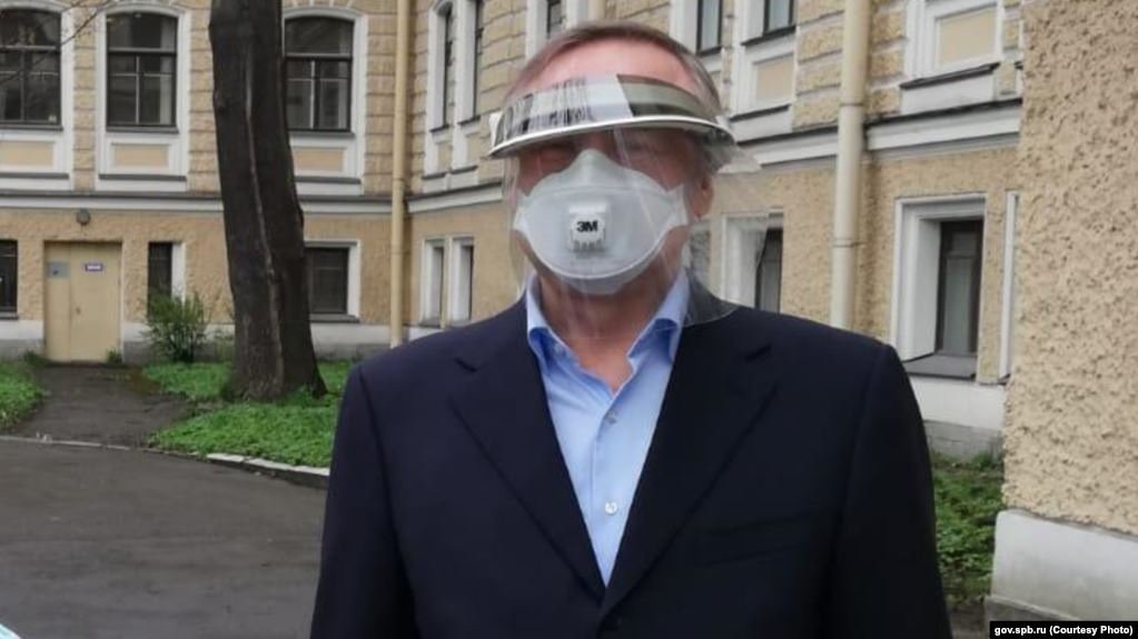 Беглов во время посещения городского роддома в начале мая