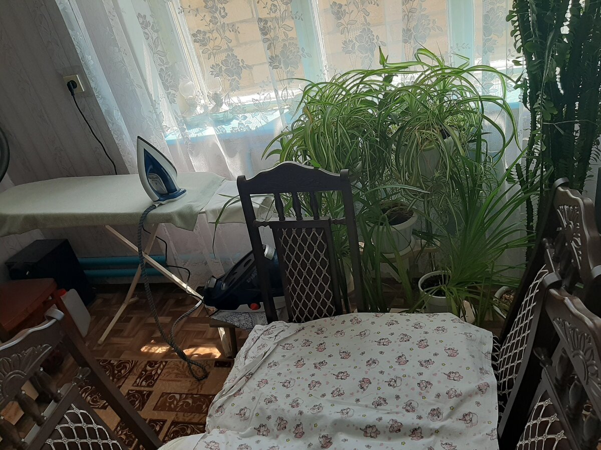 Базок из стульев