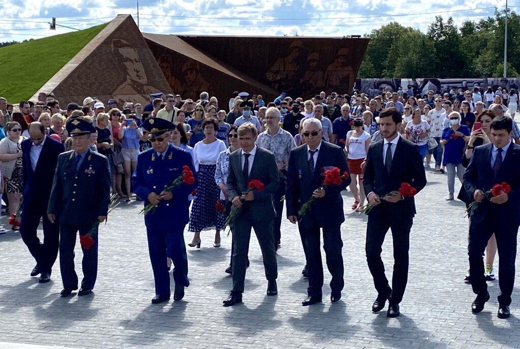 В Тверской области якутская делегация посетила Ржевский мемориал