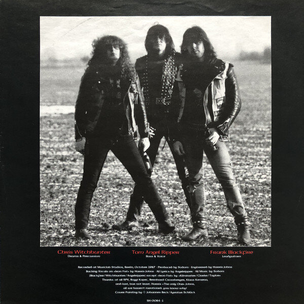 Фотокарточка, напечатанная во вкладке оригинального стимхаммеровского издания Persecution Mania