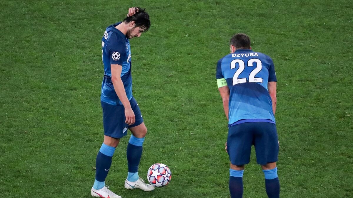 "Зенит" решил дать отдых Сердару Азмуну и Артему Дзюбе. Фото - Getty Images.