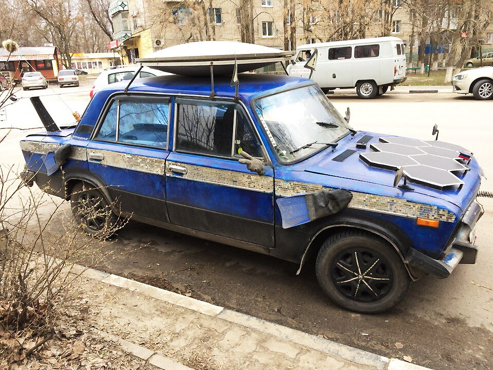 Монеты, ласты, перчатки.... что этим автор хотел сказать?!