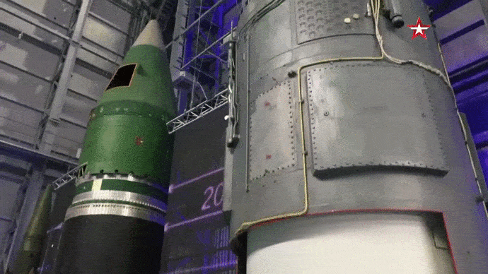 Ракетный комплекс "Авангард" (GIF видео).
