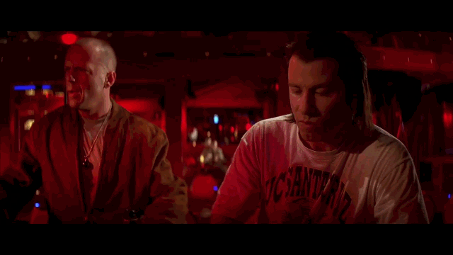 Кадр из кинофильма "Криминальное чтиво" Квентина тарантино