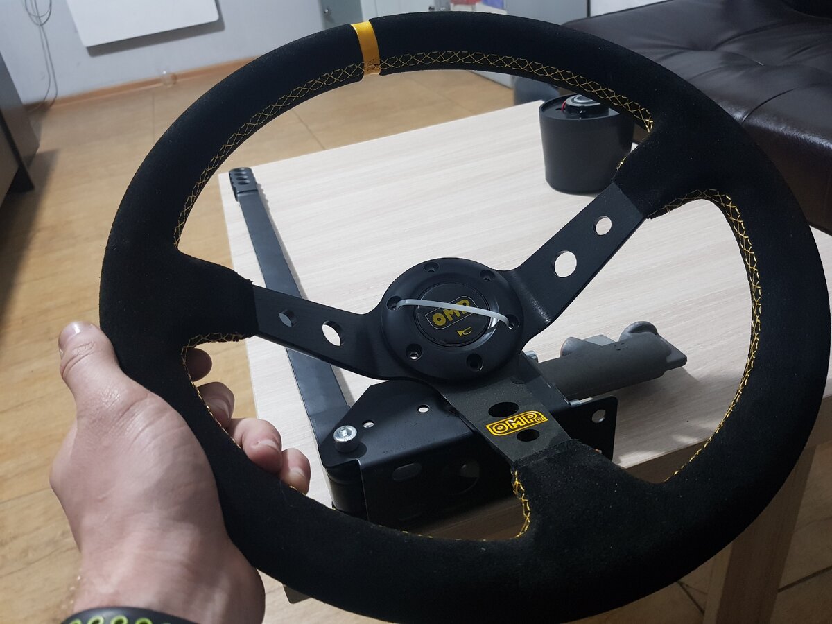 Руль на Жигуль вошел в чат ---> листаем галерею