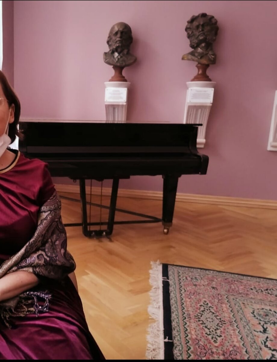 селфи в фойе театра оперетты