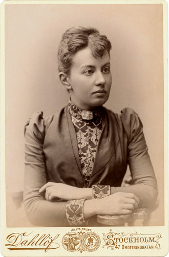 Софья Ковалевская, первая в мире женщина - профессор математики (1880 год).