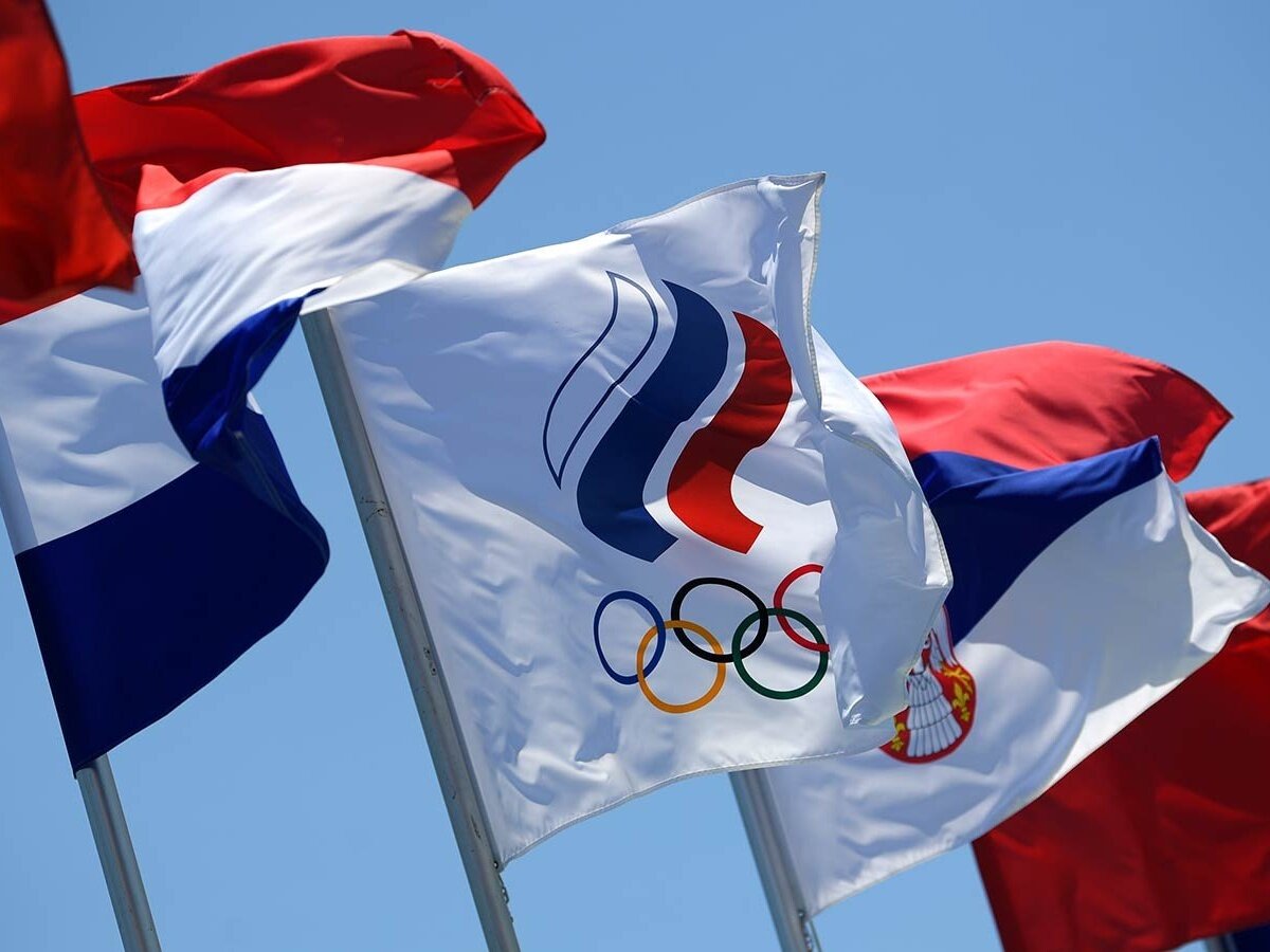 Флаг ОКР почти российский, на нем изображен родной триколор. Допинг-скандалы преследуют нас после Олимпиады в Сочи-2014