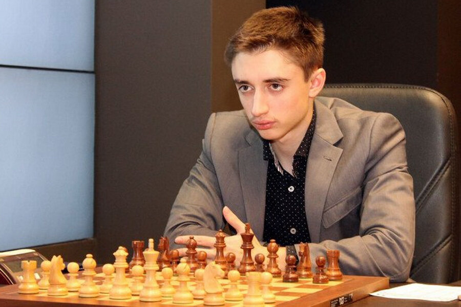  Российскому шахматисту-гроссмейстеру Даниилу Дубову присудили поражение на турнире Tata Steel Chess в Вейк-ан-Зее. Дубов отказался принудительно надевать маску на игру.