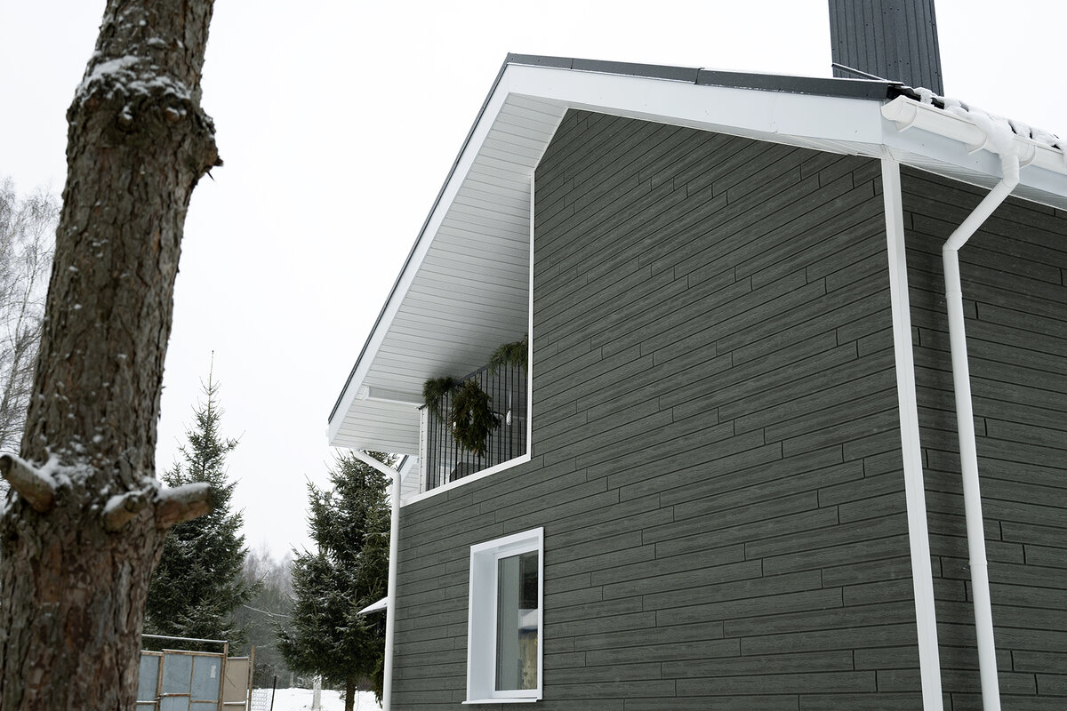 Фасад под дерево. Сайдинг Ю-Пласт Хокла Колор