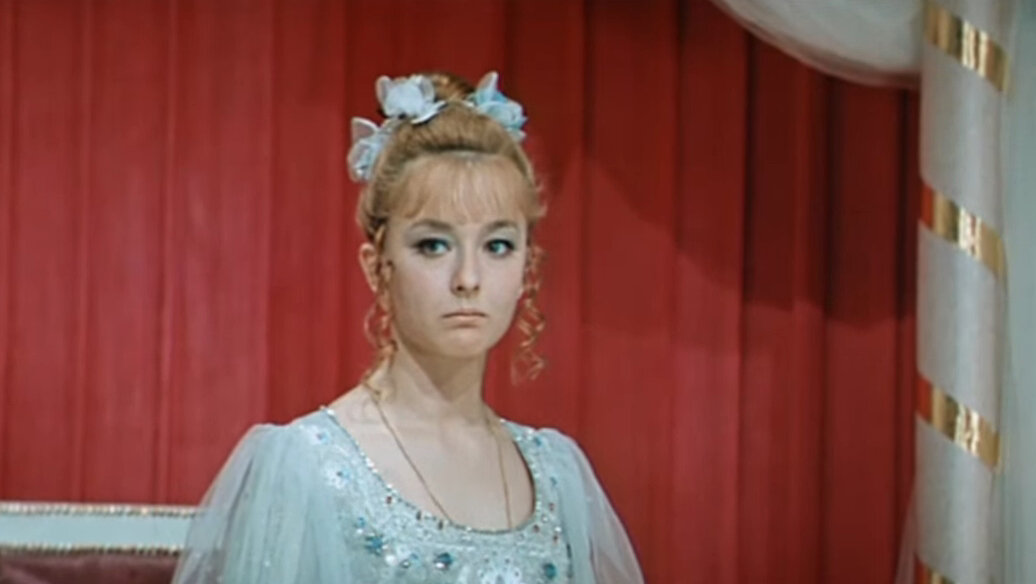 Анастасия Вертинская. Кадр из кинофильма "Тень", 1971 г., режиссер Надежда Кошеверова, сценаристы Юлий Дунский, Валерий Фрид, композитор Андрей Эшпай (скриншот)