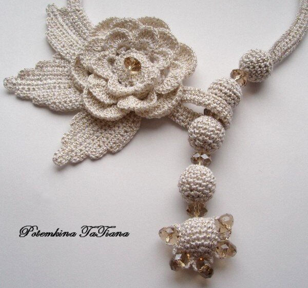 Колье  автор Т.Потемкина