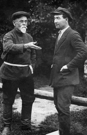 Василий Степанович Ершов (слева). Фото: Wikimedia Commons
﻿
