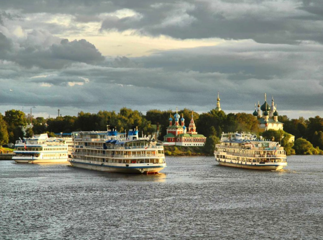 Теплоходы в городе Углич