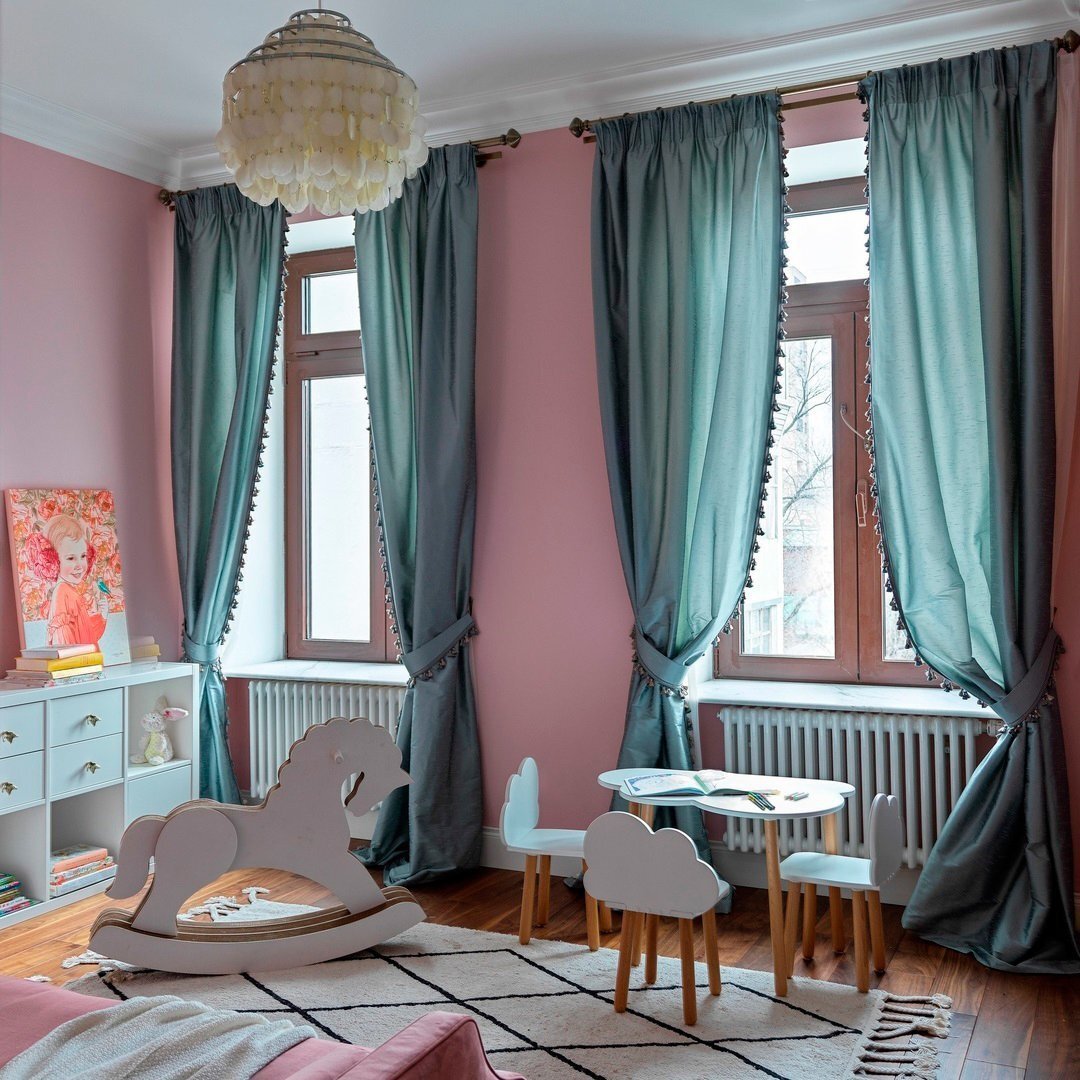 На фото нежно-розовом цвет Confetti (274 от Little Greene). Design: Ольга Комарова