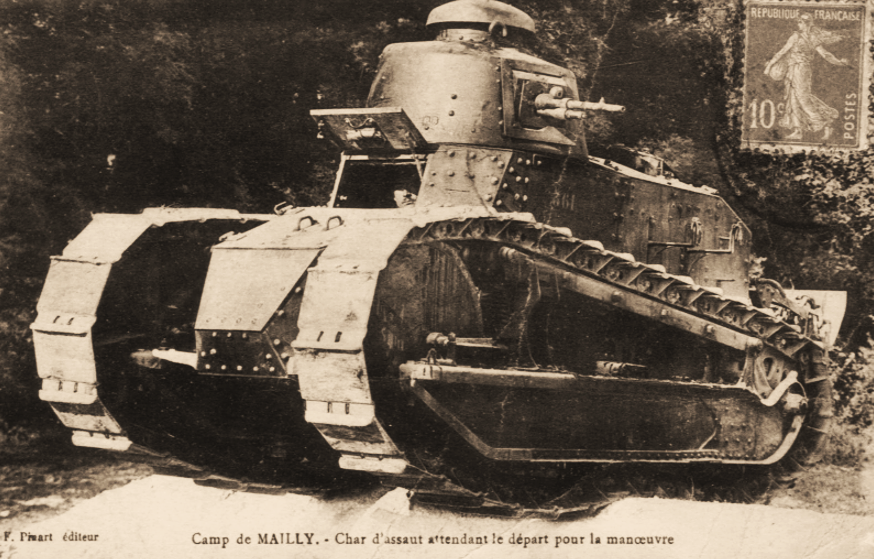 Рис. 1. Пулеметный танк «Renault FT-17». Обратите внимание на пулемет и пулеметную маску. Франция. 20-е годы прошлого века