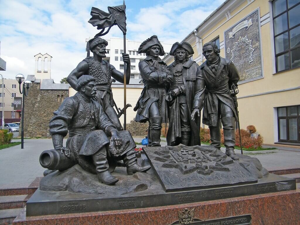 Строители крепости Св. Дмитрия Ростовского.
