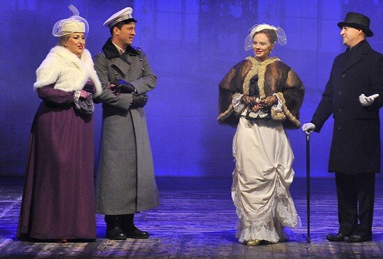 Разрешите представить вам мою сестру