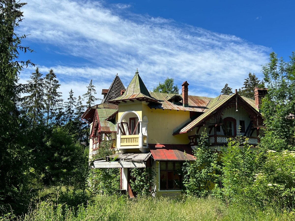 Одна из заброшенных вилл