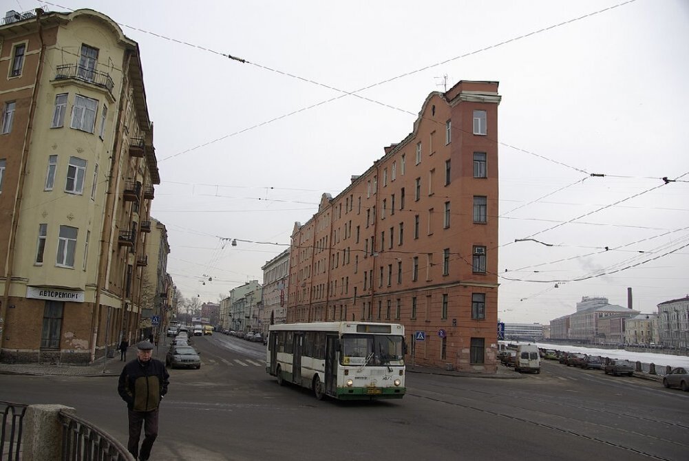 Петербургский автобус. Источник: "Википедия"
