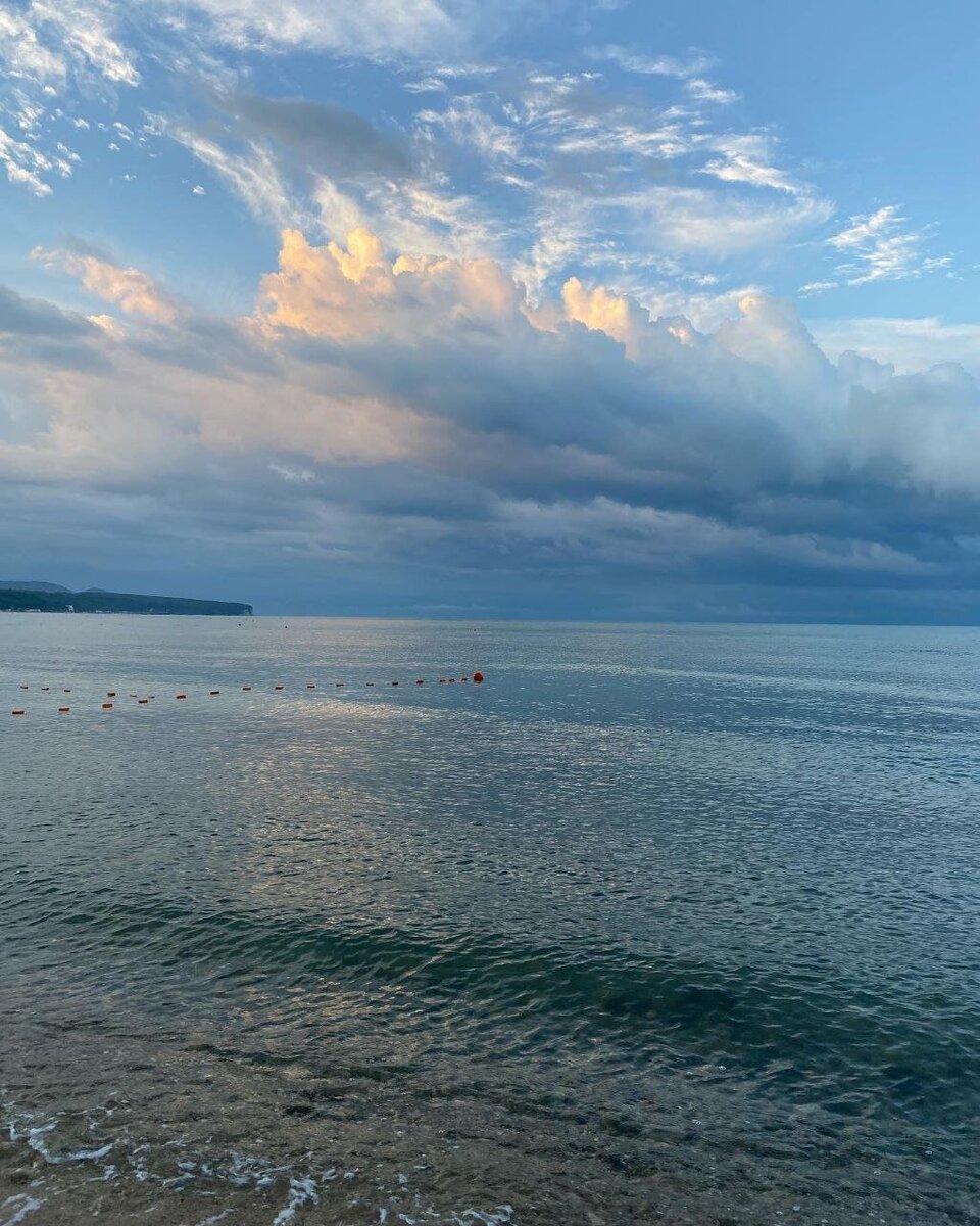 Азовское и в Анапе море в августе "цветет". Где можно отдохнуть в августе..?