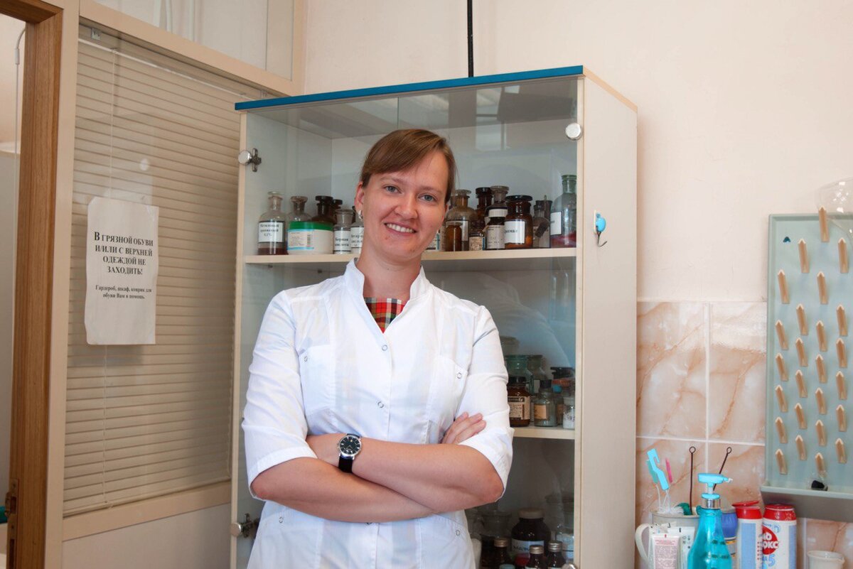 Подбором сорбентов Юлия Петрова занимается в лаборатории изучения комплексных соединений. Фото: Даниил Коваленко.