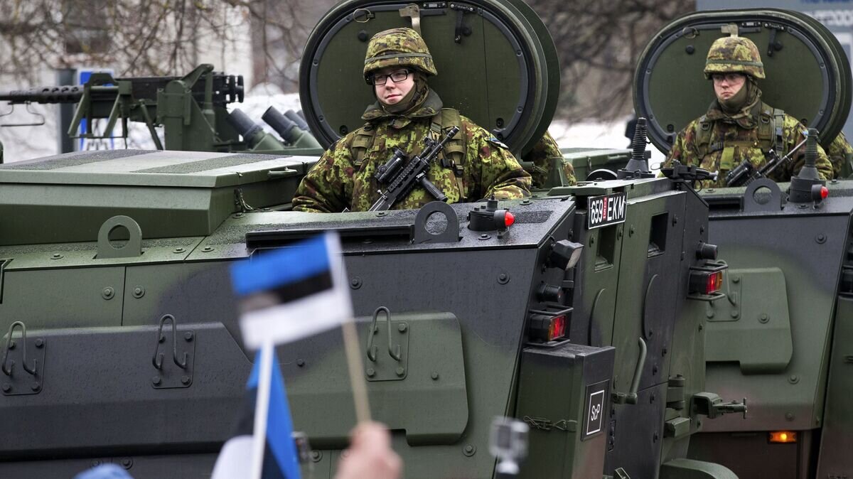    Парад эстонских войск в Нарве в день независимости Эстонии© AP Photo / Liis Treimann