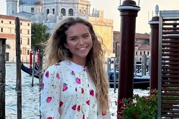 Как лето 2023 проводят Стефания Маликова и Устинья Малинина в Италии - редкие ФОТО