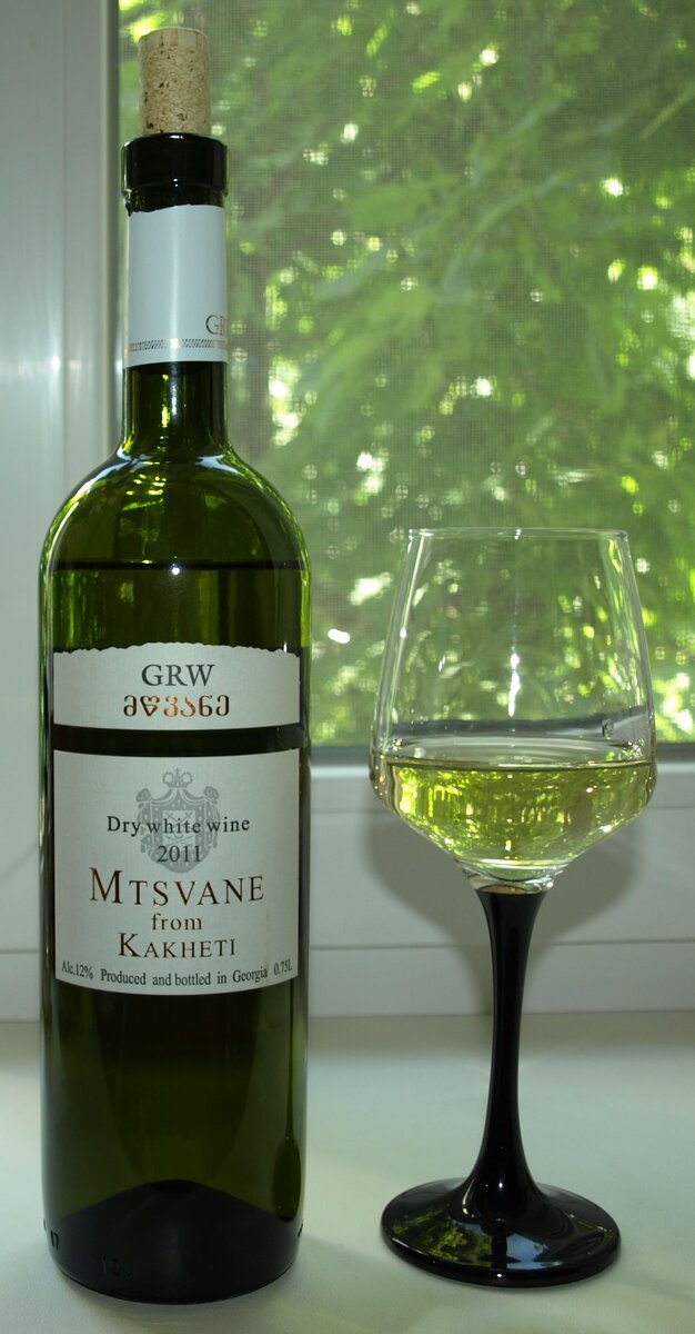 Royal georgia. Мукузани Georgian Royal Wine. Mtsvane вино грузинское. GRW вино Грузия. Сахалисо вино грузинское.