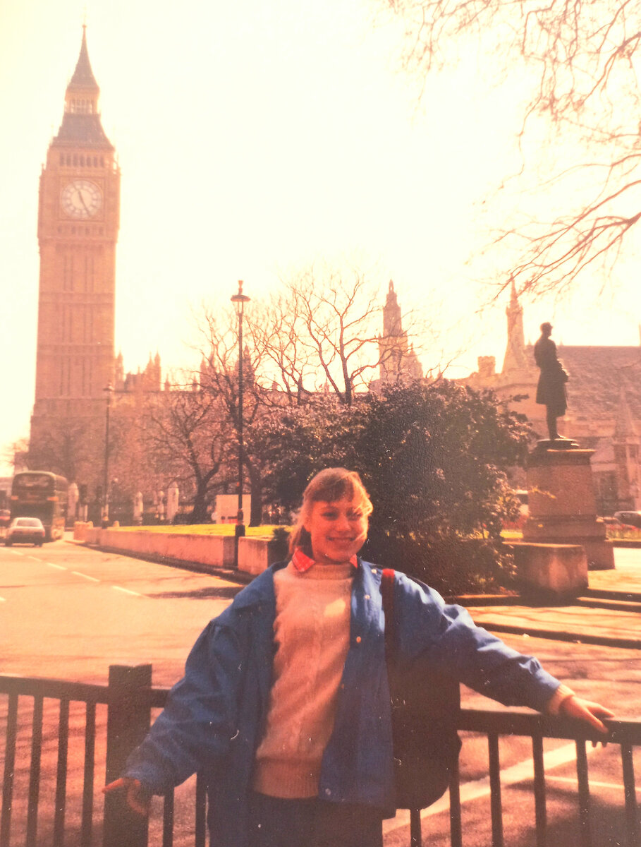 1994, апрель. Вскоре поступлю в "Мерзляковку", но пока об этом не думаю. В те годы все учились только на бюджете...