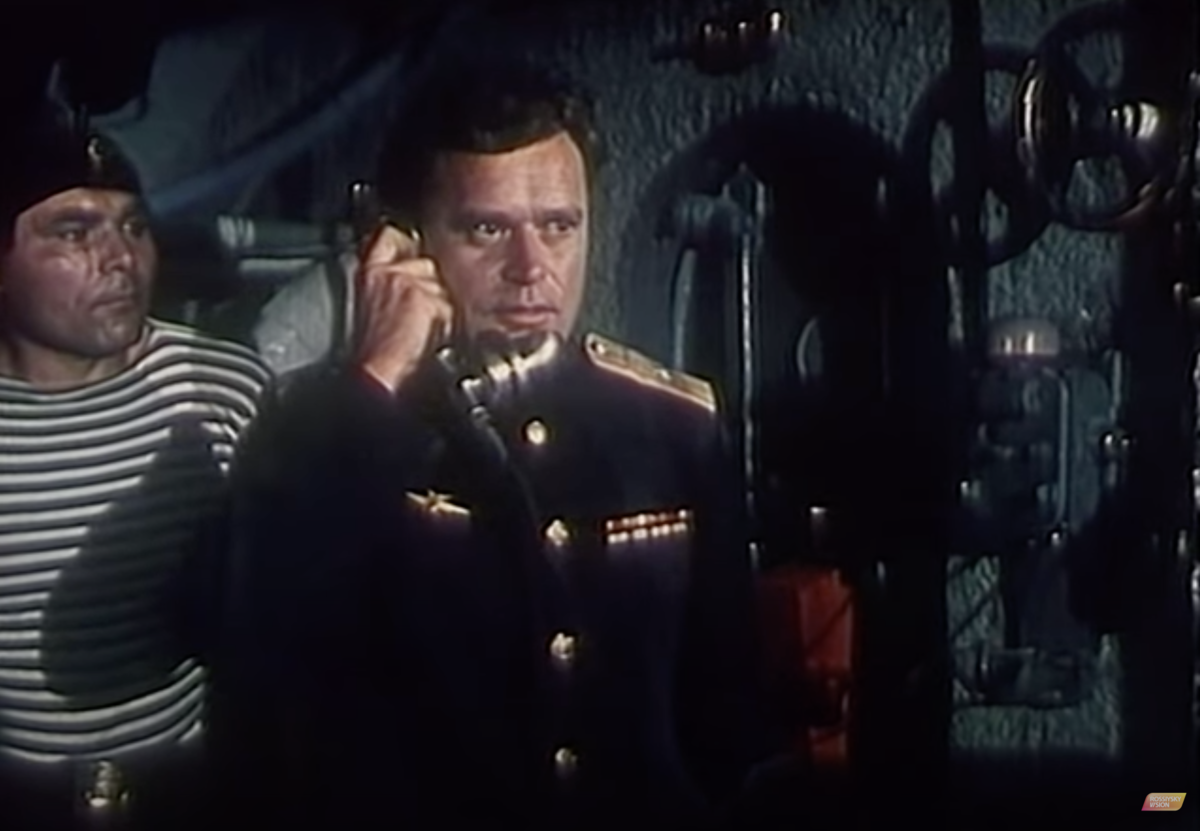 Голубая стрела 1958. Голубая стрела 1958 шпионка. Луспекаев голубая стрела. Голубая стрела фильм 1959.