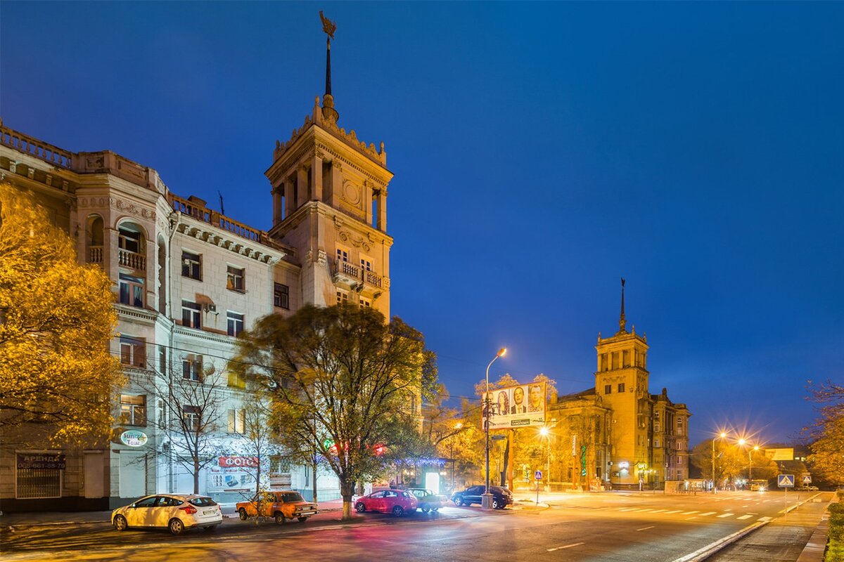 Г мариуполь область. Мариуполь центр города. Город Мариу. Мариуполь города Украины. Мариуполь дом со шпилем.