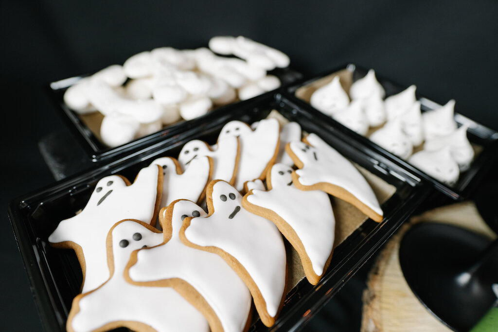 Печенье в форме приведений на Хэллоуин (фото: shop.m-catering.ru)