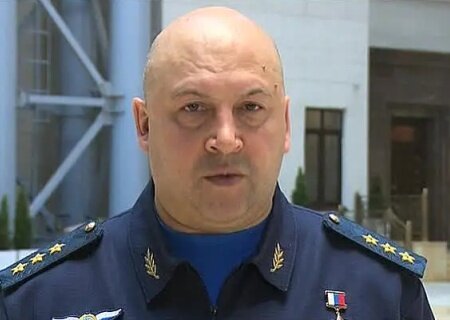   В сети появилось фото генерала Суровикина — на свободе