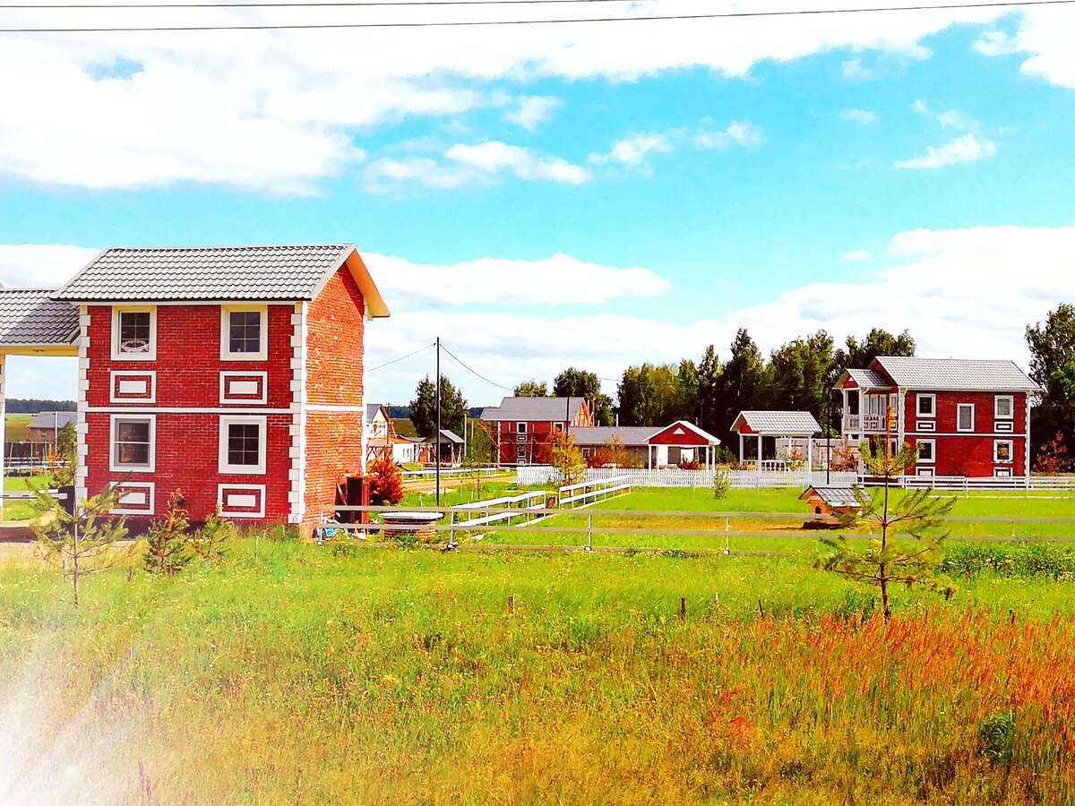 Поселок изумрудная долина троицк. Невская усадьба коттеджный поселок. Изумрудная долина казань. Изумрудная долина коттеджный поселок тульская область. Изумрудная долина коттеджный.