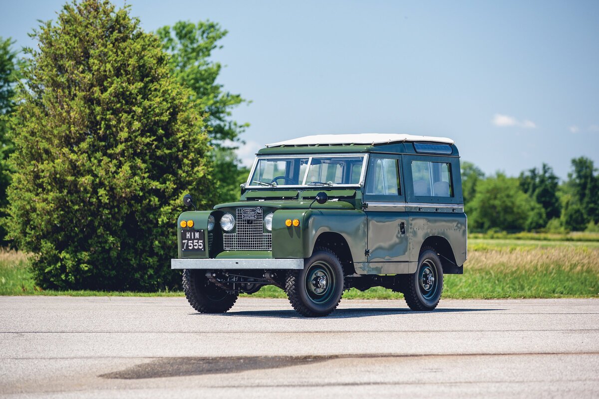 В продаже личный Land Rover Далай-ламы. И при чем здесь Шэрон Стоун? |  Интересные автомобили | Дзен