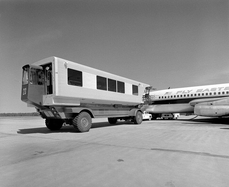 Mobile Lounges, 1962 год.