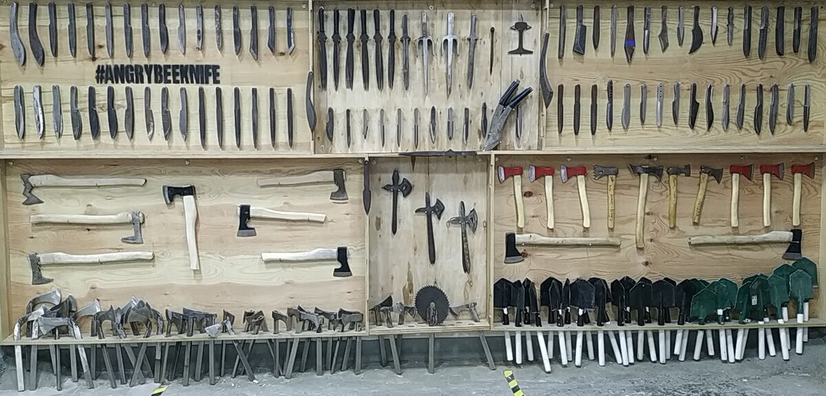 часть арсенала "Злой Пчелы"