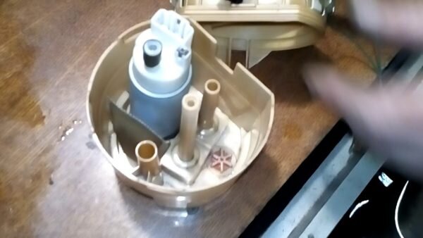 разбираем модуль бензонасоса