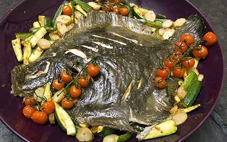 Камбала с овощами