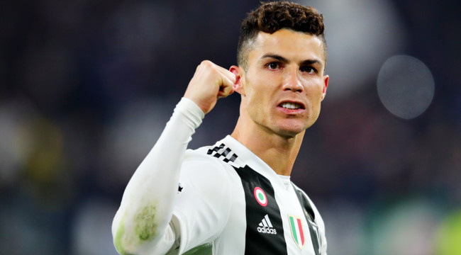 Большое интервью португальца для авторитетного журналиста Пирса Моргана. Британские издания уже расхватали слова Роналду на заголовки.