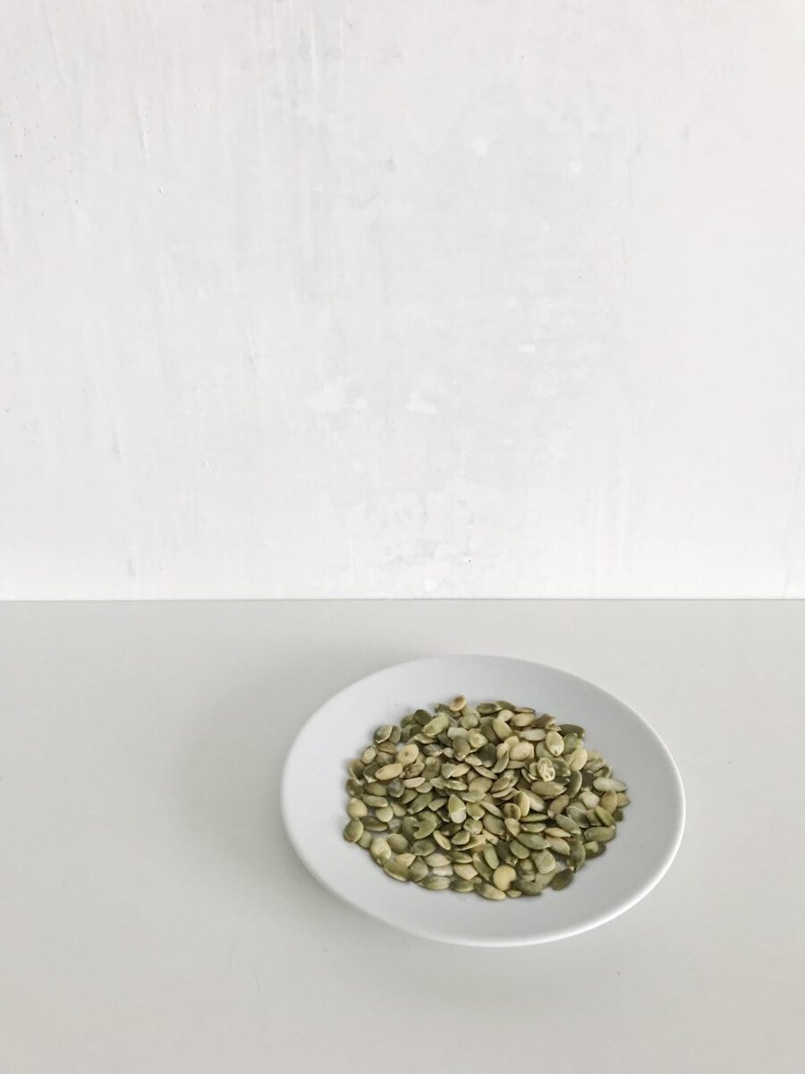 В небольшой порции тыквенных семечек (20 гр.) — 1,2 гр. пищевых волокон