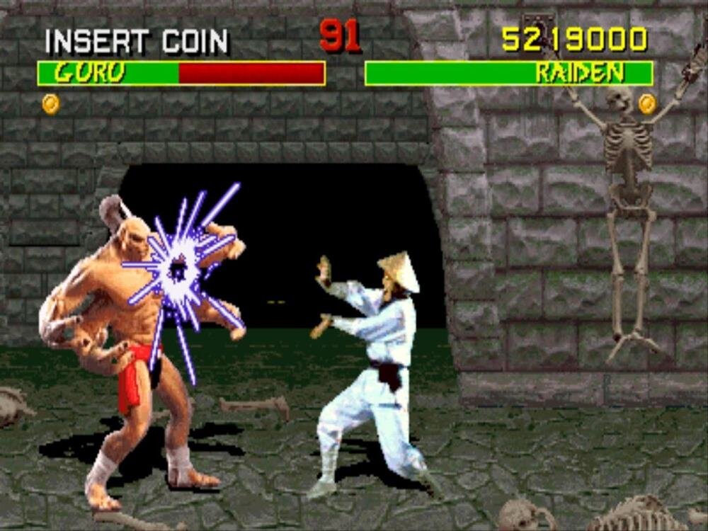 Mortal Kombat на игровых автоматах в 1992 году. С этого всё началось! Изображение из свободных источников