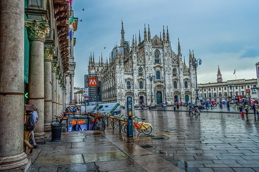 https://cdn.pixabay.com/photo/2018/07/08/10/34/italy-3523640__340.jpg